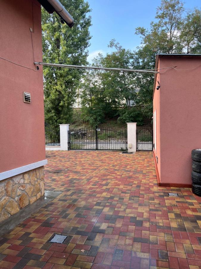 Bianka Hostel & Car Rent Будапеща Екстериор снимка