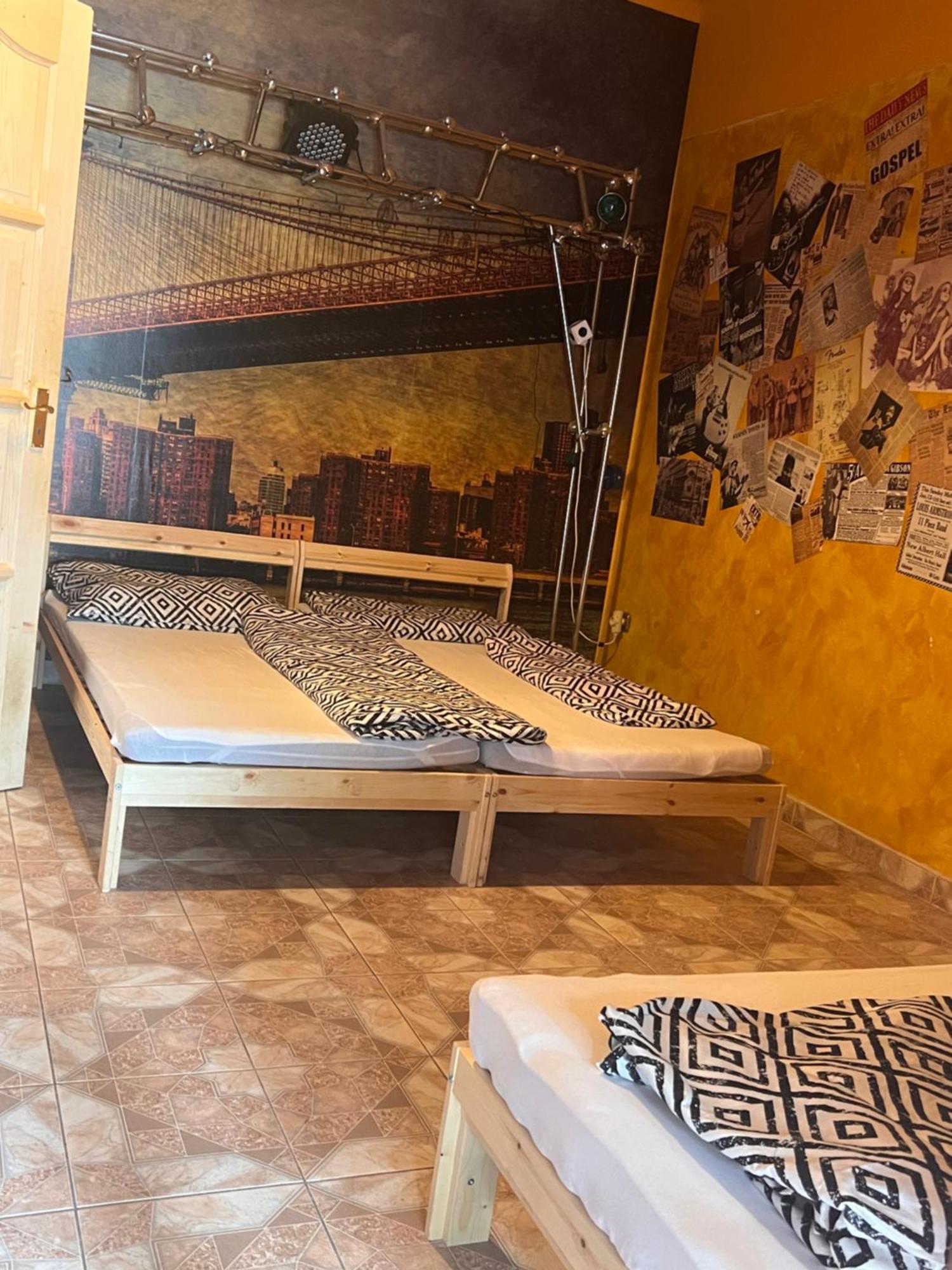 Bianka Hostel & Car Rent Будапеща Екстериор снимка